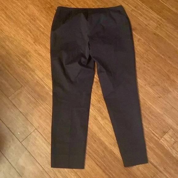 Lafayette 148 NewYork black women’s pants - size 4- side zip closure - Picture 5 of 6